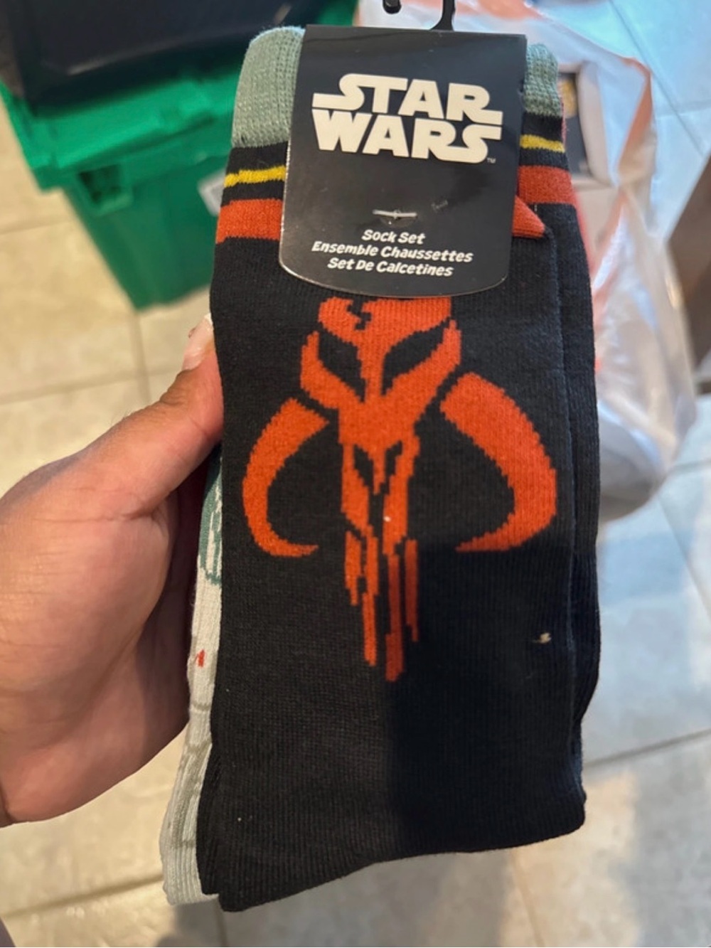 Star Wars Mens Black & Green Socks - Mandalorian Skull Design